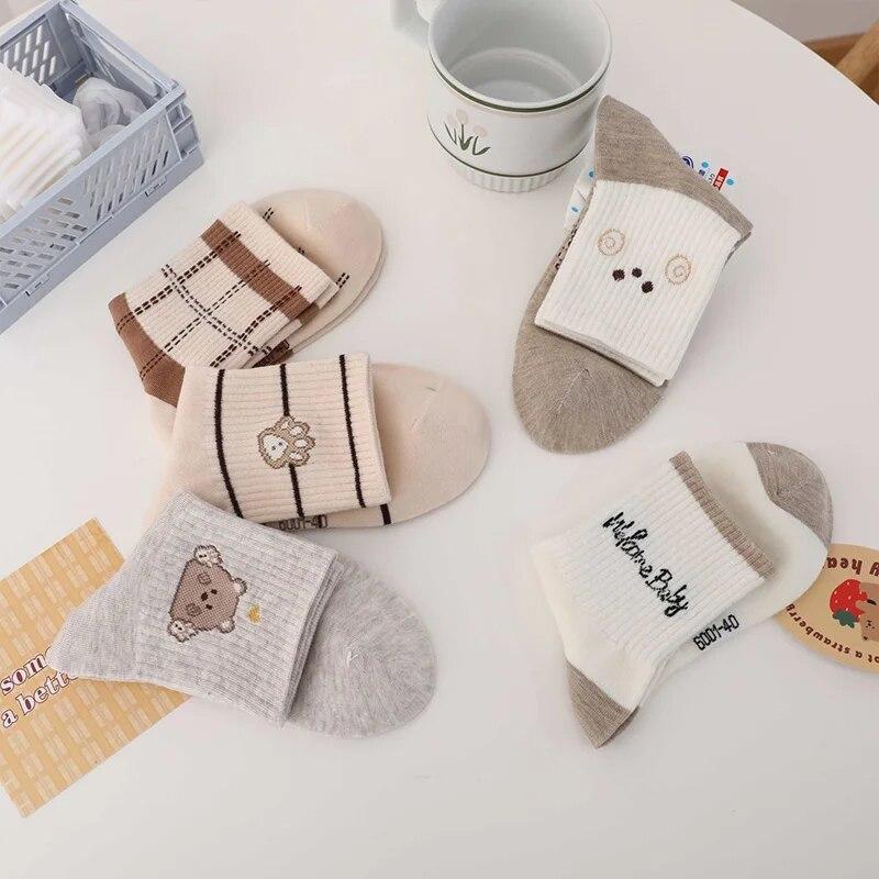 5 Pairs Women's Mid-Tube Socks Cartton Autumn Winter Breathable Comfortable Sport Sweat Absorbent Sock