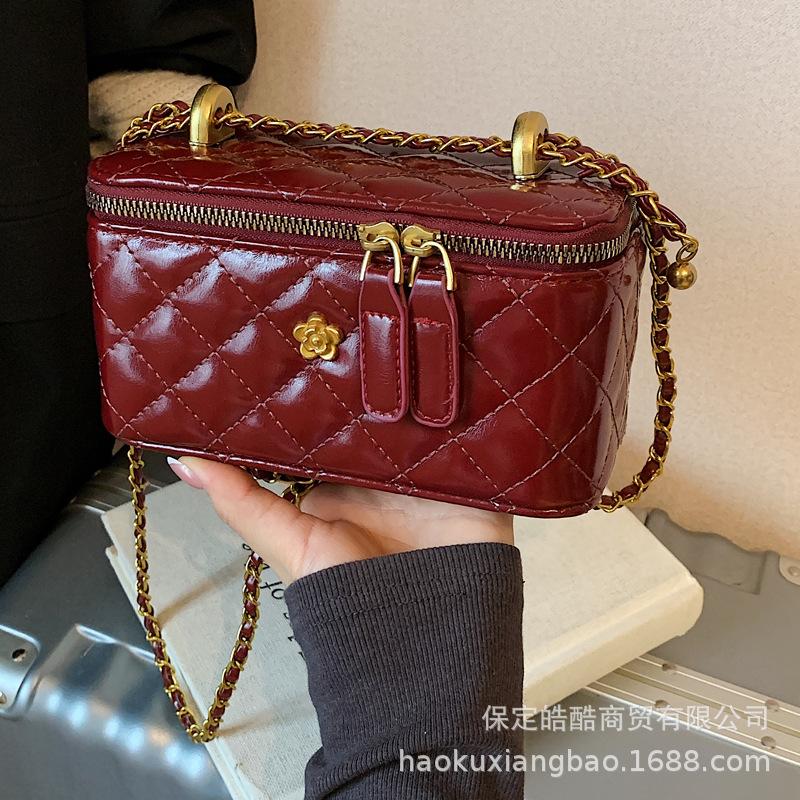 Rhombus embroidery thread bag women's 2025 new spring and summer versatile chain messenger bag fashion super fire box small square bag