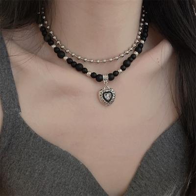 2-Piece Peach Heart Pendant Necklace Design for Women's Fashion Hip Hop Punk Charm Necklace Sweet and Cool Black Beaded Gift