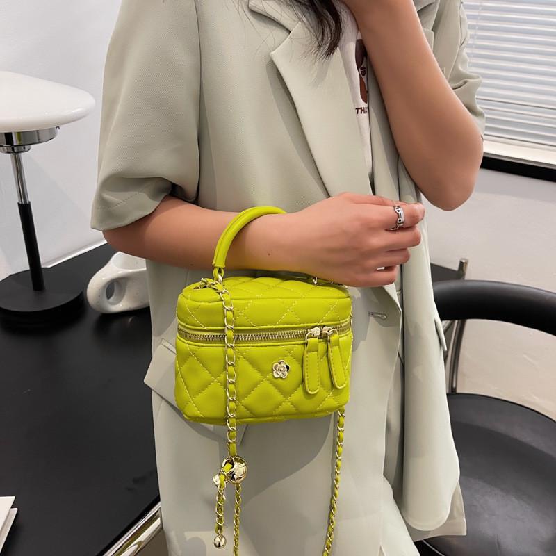 Schicke Diamantgitter-Ketten-Handtasche 2024 Neuer Stil Beliebt in diesem Jahr Hochwertige Textur Urbaner Minimalist