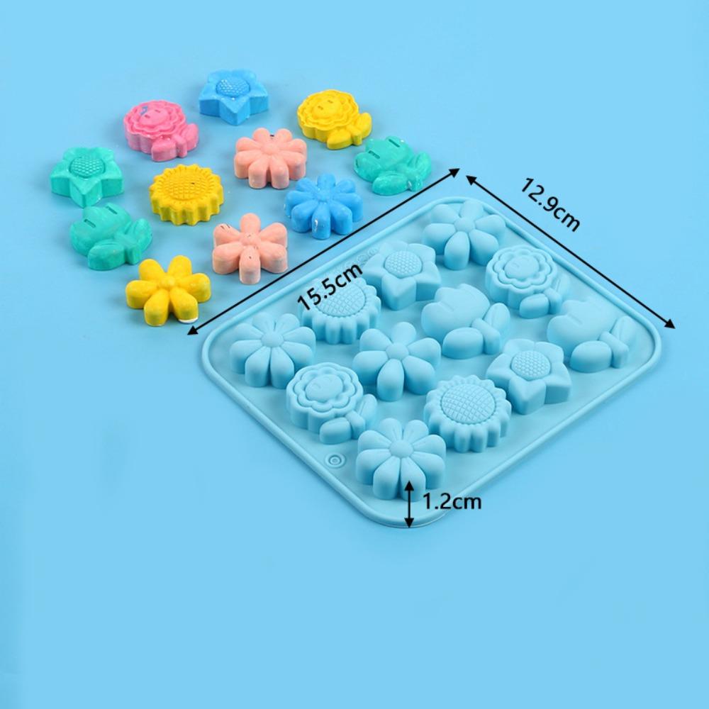 New Silicone Flower Shaped Mold Pink Blue Green 12 Cavity Chocolate Cookies Mold Handmade Baking Tool Home Kitchen