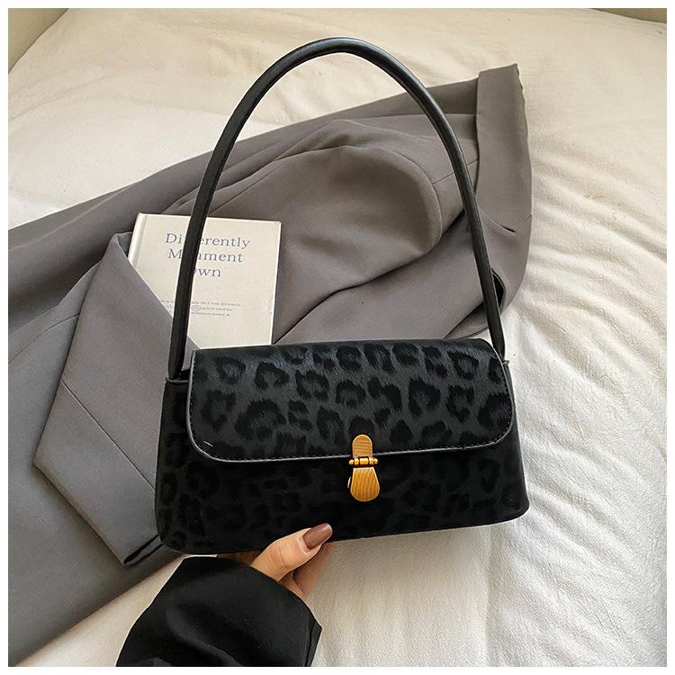 Vintage Niche Commuter Underarm Bag Women's Bag 2025 New Leopard Print Shoulder Bag Fashion Matte Handbag