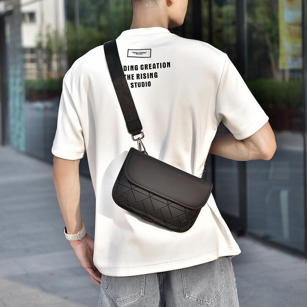 Street Fashion Crossbody Bag for Men, High-end Diamond-shaped Single-shoulder Bag, Large Capacity, Personalized and Fashionable Chest Bag