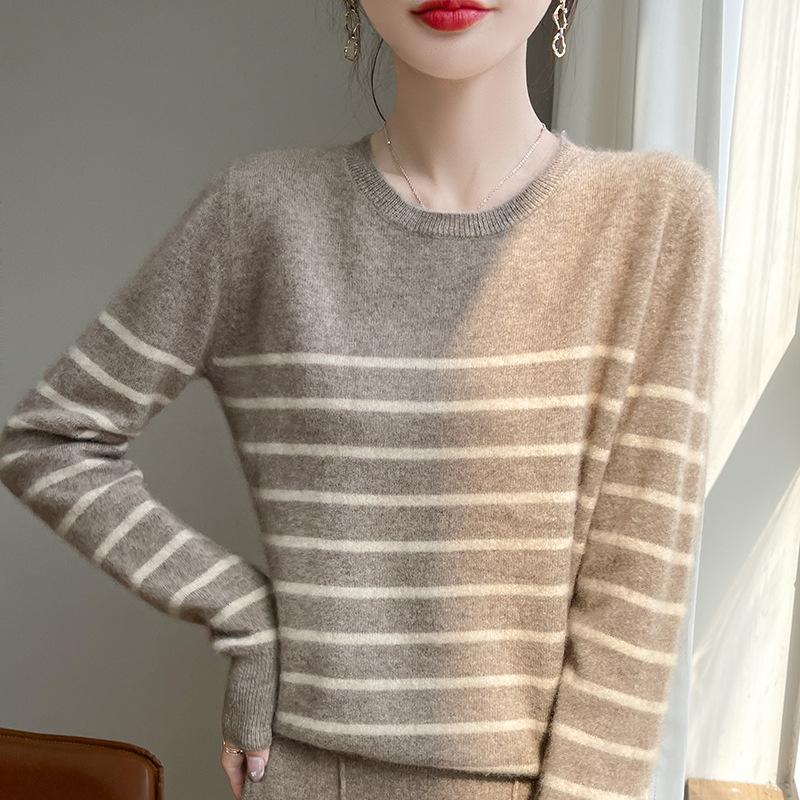 Round-neck Striped Cardigan for Women In Autumn and Winter Latest Trendyable and Versatile Skin-friendly and Warm Cashmere Knitted Base Sweater