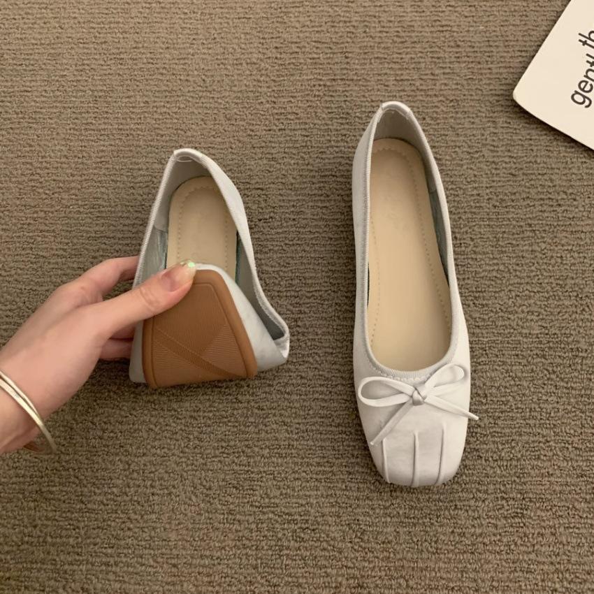 Bow square head shallow mouth flat-soled single shoes women's 2025 spring and autumn new gentle satin surface versatile casual single shoes