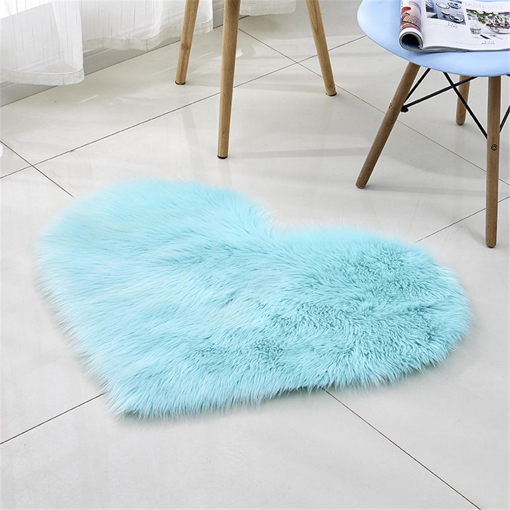 2025 Faux Wool Heart-Shaped Rug and Blanket for Living Room