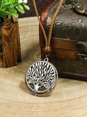 This Round Pendant Necklace Features A Tree Design And Is Suitable For Both Men And Women.