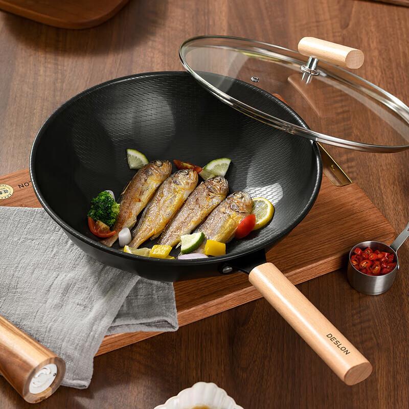 Deslang Non-Stick Forged Iron Wok