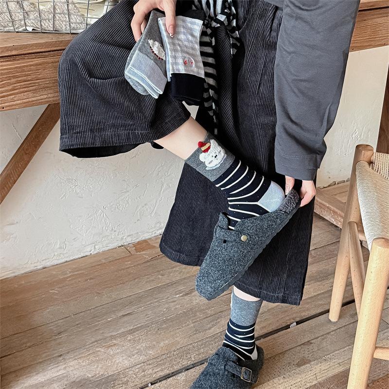 Autumn and Winter Socks for Women, Pure Cotton Striped Mid-calf Socks for Women, Cartoon Flocked Three-dimensional Socks for Women