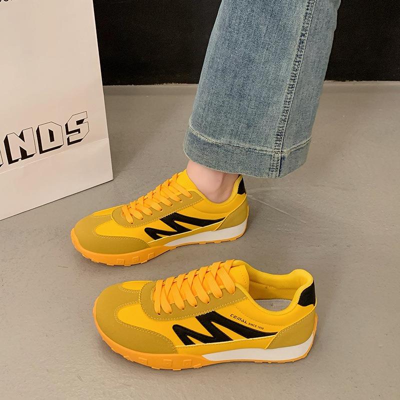 Gelbe Damen dünne atmungsaktive Sommer- und Herbst neue lässige Sport rote kleine weiße Board-Schuhe