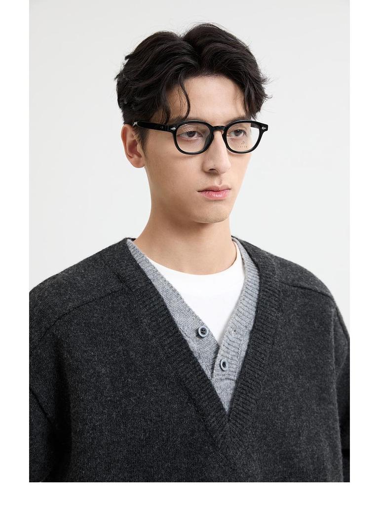 Men's Retro V-Neck Knit Sweater – Two-Piece Look, Casual Loose Fit, Long Sleeve Pullover for Autumn/Winter.