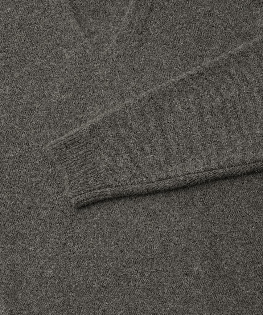 ANOTHER OFFICE Current V-Neck Knit (Basalt)
