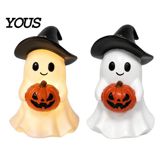 Halloween Ghost Figurine Figurine, Cute Resin Holding Pumpkin Whimsical Statue for Desk Tabletop Indoor Home Decor Healing Room Accessory