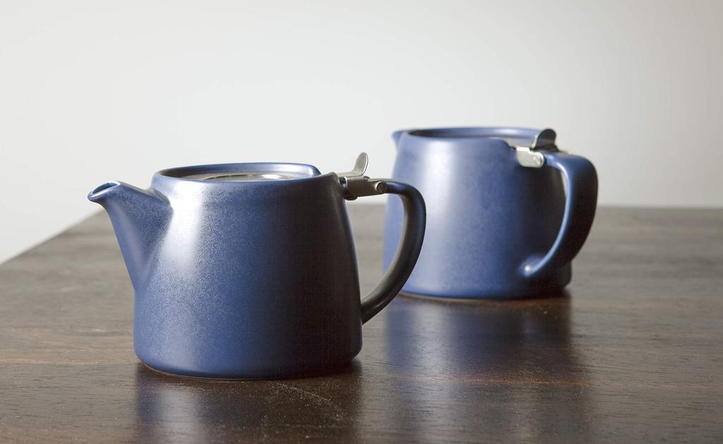 ForLife Ceramic Teapot, 530ml Capacity, 3-Cup Capacity, with Tea Strainer, Dishwasher Safe, Lid Secure, One-Handed Pour, Indigo Blue, Stamp Teapot,