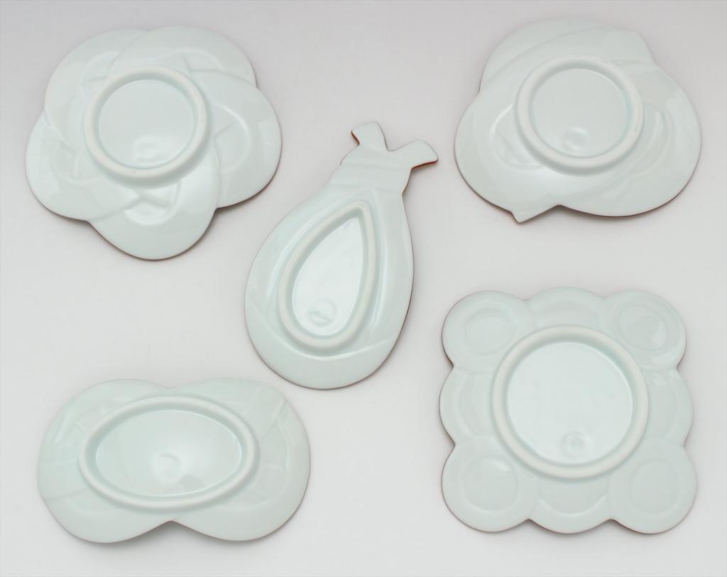 24to3 Nishitomi Ceramics Arita Ware Plate Set Takiyo Kiln Knotted Small Plate Plate 5 Patterns Red Greeting Spring New Year Tableware Made in Japan