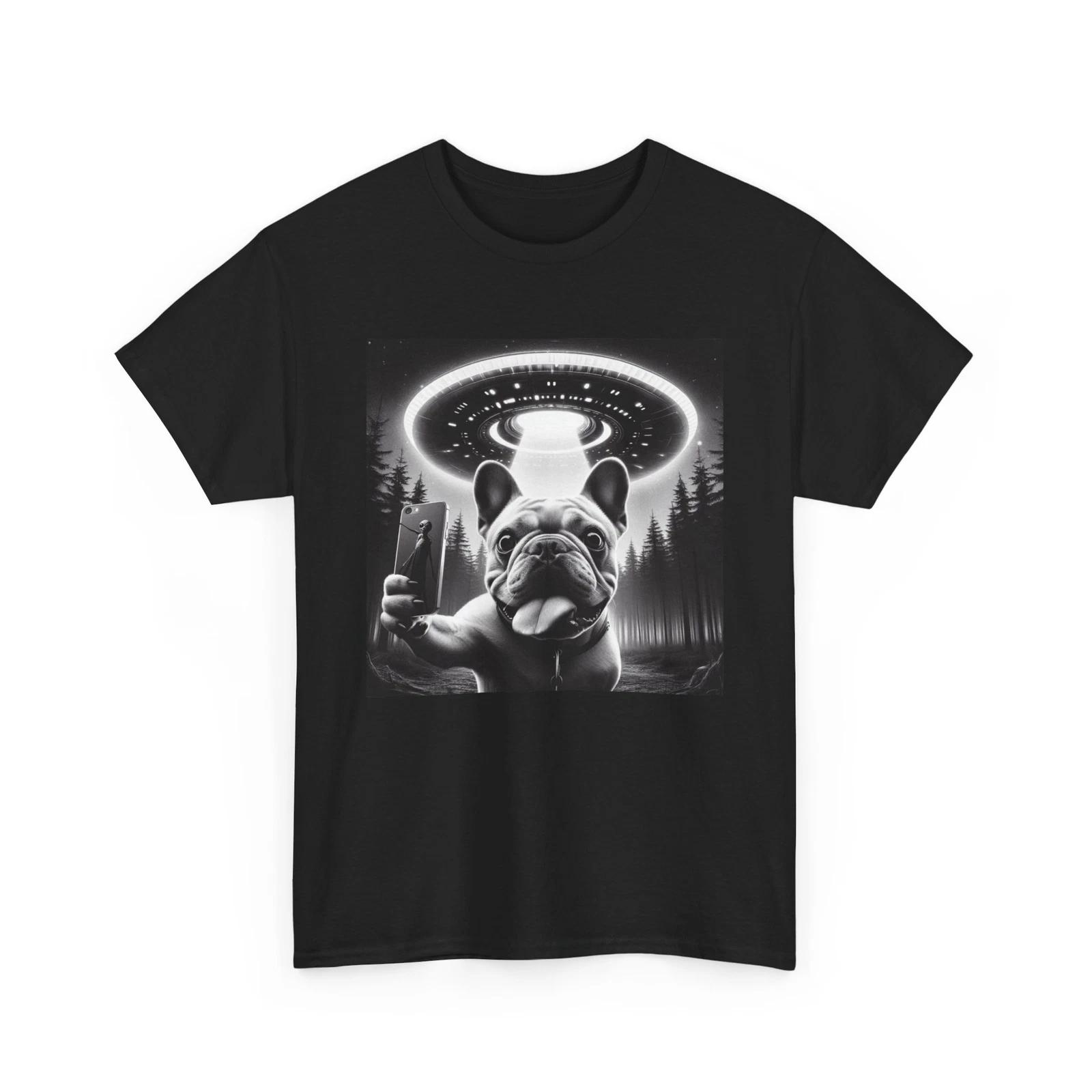 UFO Lover T-Shirt | Alien Graphic Tee | Cool Sci-Fi Gift Shirt | Dog Selfie tee M