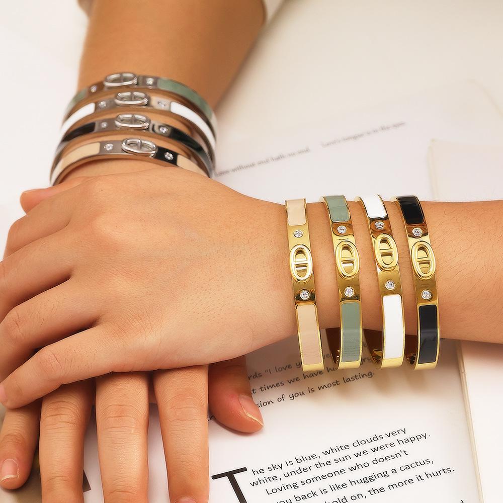 18K Gold-Plated Stainless Steel Pig Nose Bracelet with Zirconium Detailing