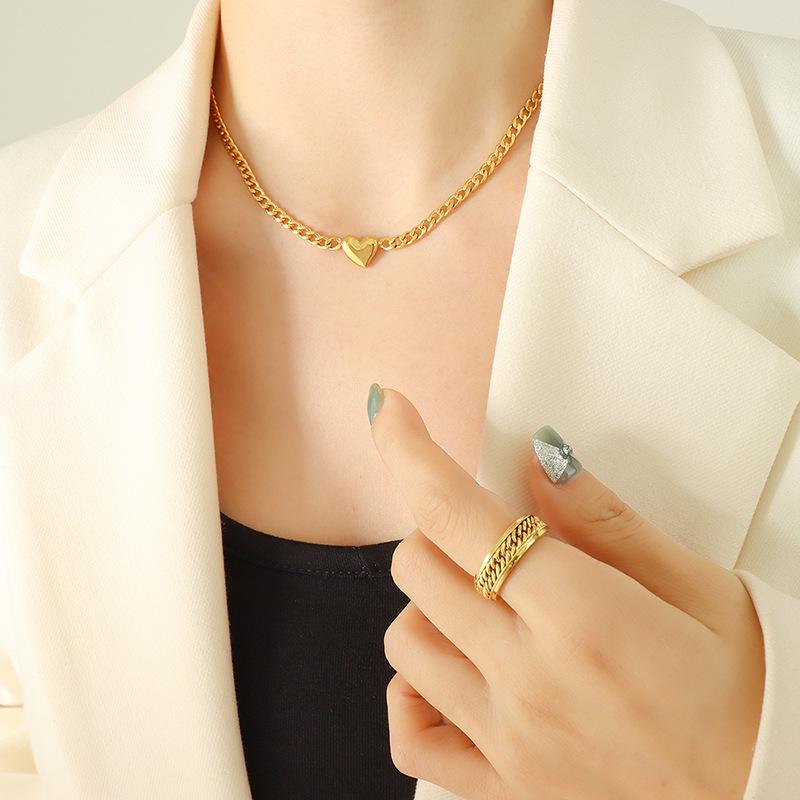 18K Gold Clavicle Chain Pendant Necklace - Trendy European & American Titanium Steel Jewelry for Women