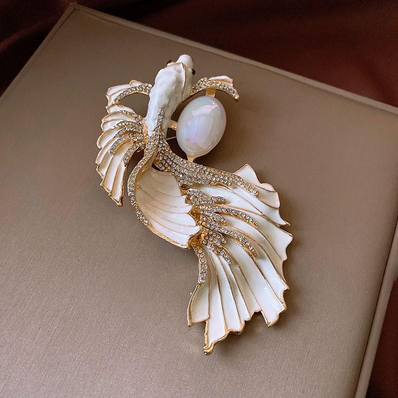 Średniowieczna Vintage Broszka z Kontrastującą Pszczołą Inkrustowana Diamentami Retro Lekki Luksus High-endowa Korsaż Wykwintne Wszechstronne Dodatki Kobiety