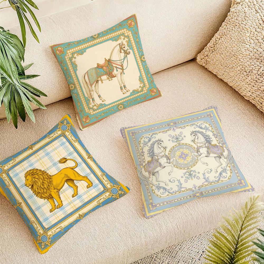 Luxury Vintage Horse Lion Cushion Cover Durable Hypoallergenic Organic Linen Pillow Cover Short Size Washable Skin-Friendly