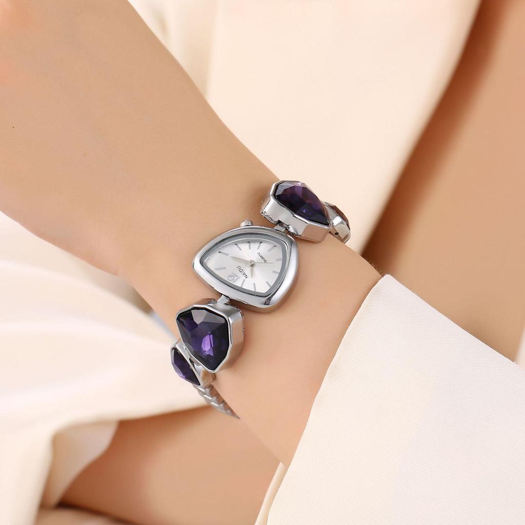 Irregular Shape Casual Easiest for Match Vintage Quartz Women Watch for Daily Wear