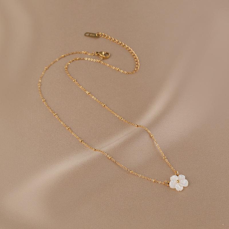 French Vintage Shell Flower Necklace Minimalist Pendant Collarbone Chain Women's Elegant Fashion Jewelry Trendy Accessory
