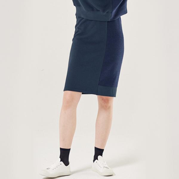 PRIMAVERA H-Line Side Point Skirt (Dark Navy)