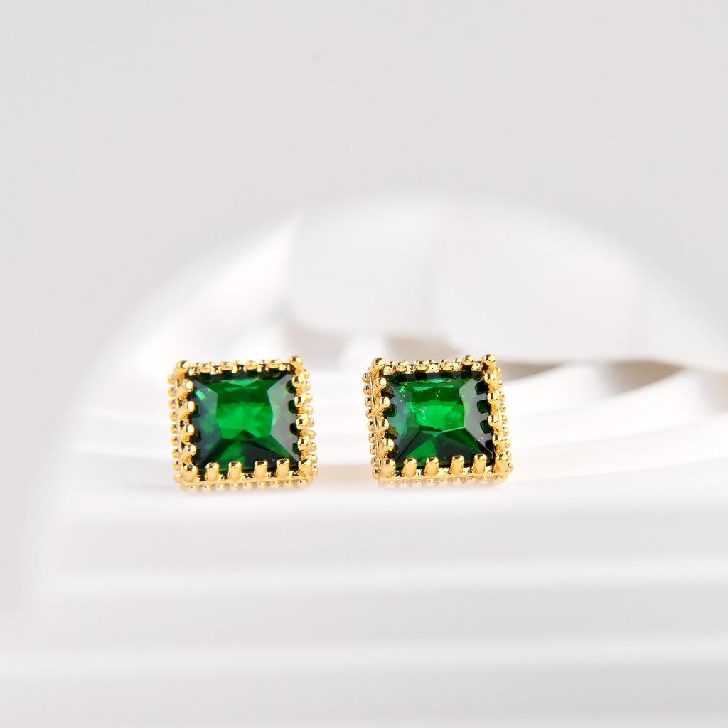 Elegant Green Zirconia Stud Earrings: Retro, Fashionable, Versatile Style with Rhinestone Inlay for Women.