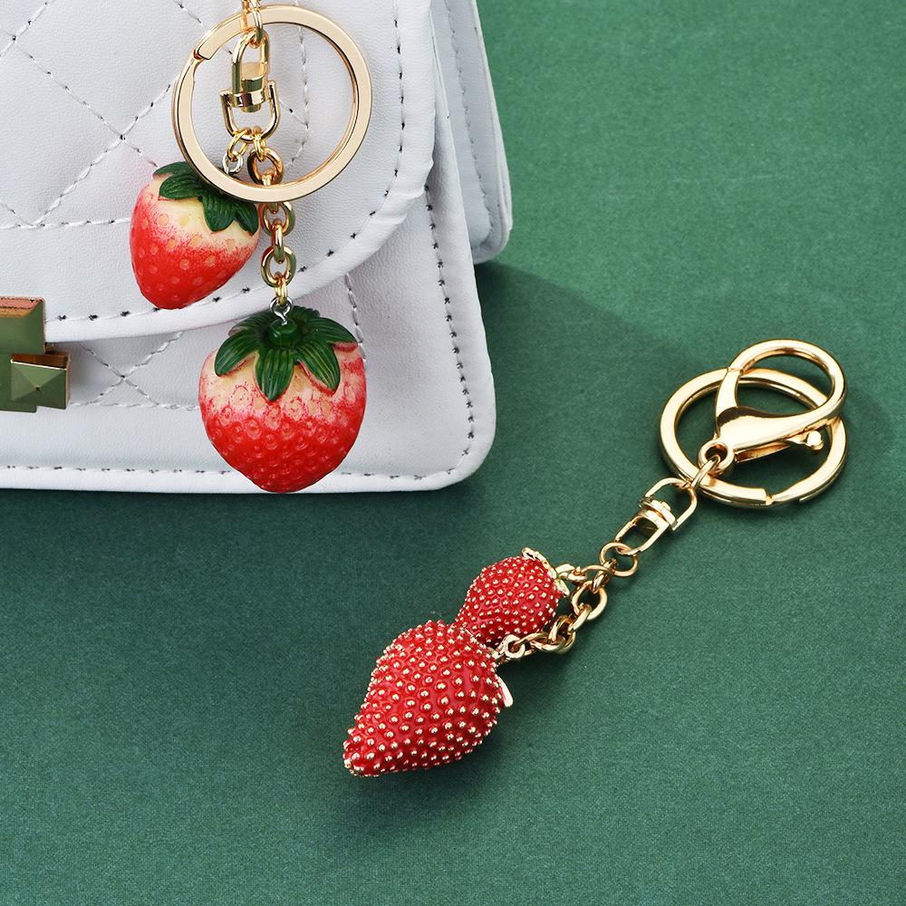 Elegant Strawberry Keychain: Alloy Oil Painting Charm for Bags & Gifts