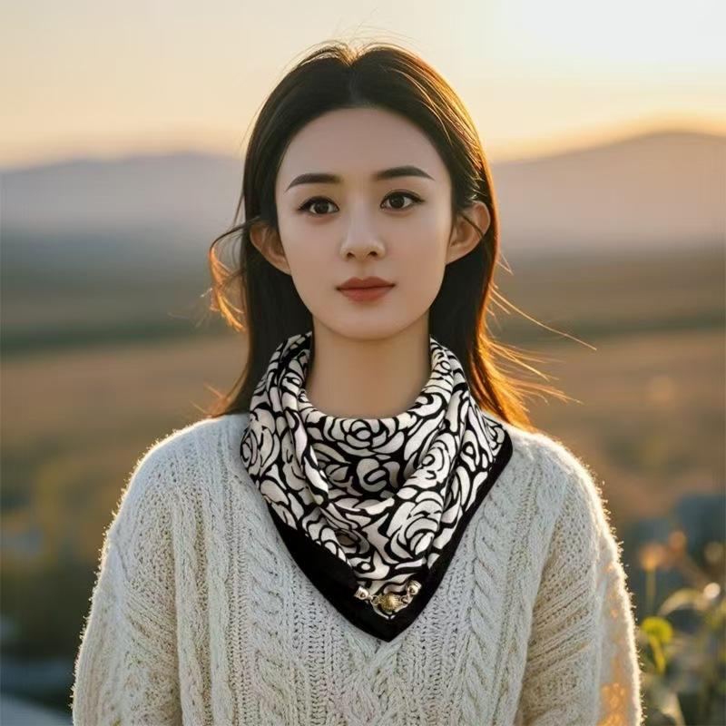 Silk Scarf Women'S Spring, Autumn And Summer Versatile Thin Magnetic Buckle Small Square Scarf Mother Scarf Scarf Neck Protection