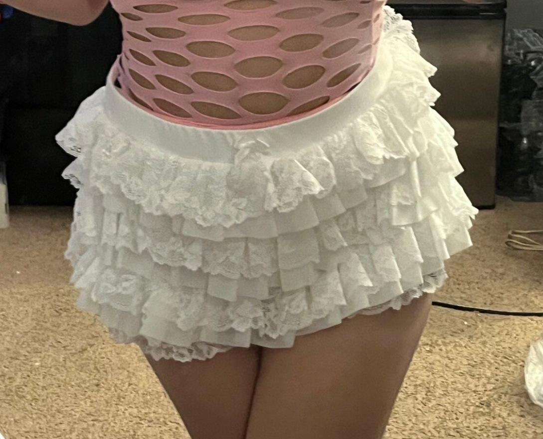 

European & American Ruffled Wave Skort - Sexy Pure Color Multi-layer Beach Hot Pants Small білий