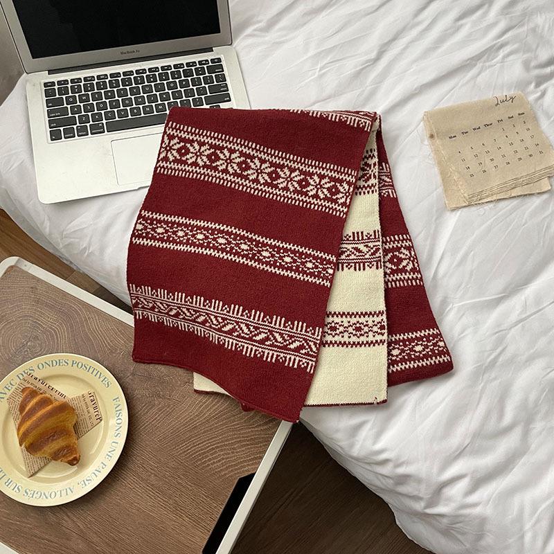 Women's Retro Red Knitted Christmas Scarf - Warm, Stylish & Versatile Winter Neck Warmer In Imitation Cashmere, Korean-Inspired Trend.