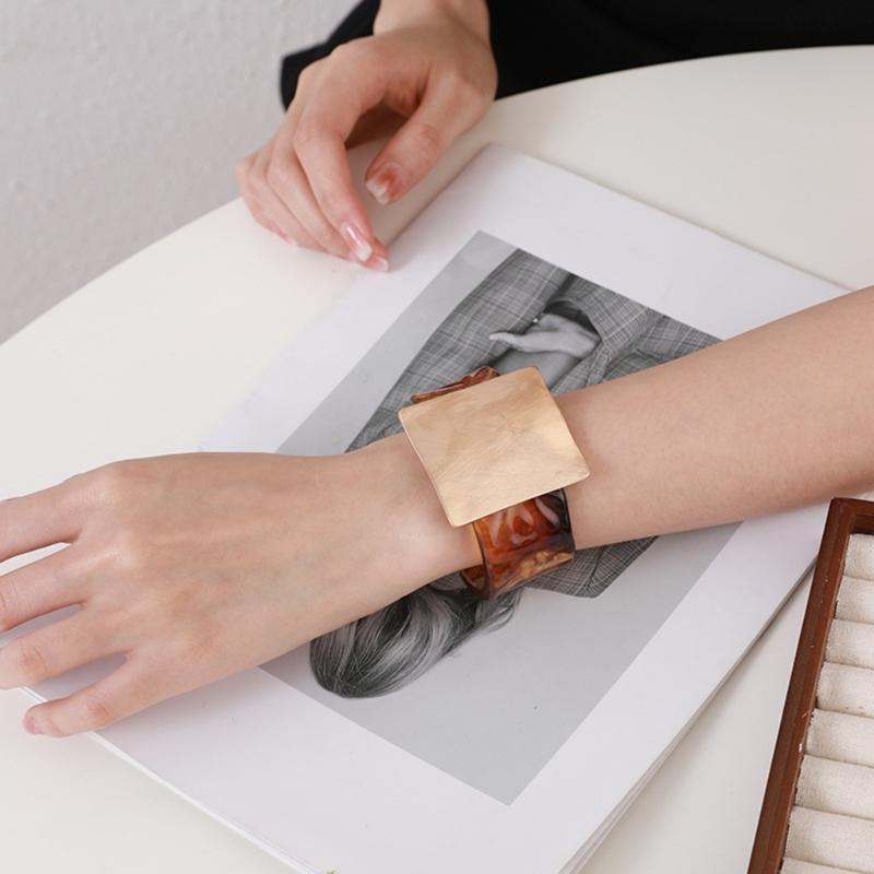 Geometric Brushed Square Metal Bracelet Elegant Bangle Adjustable Wristband Accessories for Modern Fashionable Women