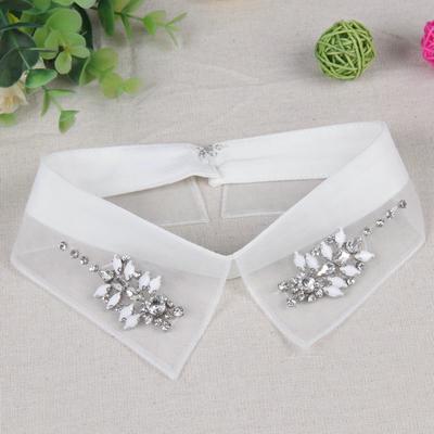 Perfekte Übereinstimmung Elegantes Hemd Falscher Kragen Für Frau Spitze Blume Handgefertigte Perlen Pullover Dekoration Falscher Kragen Abnehmbare Kragen Accessoires