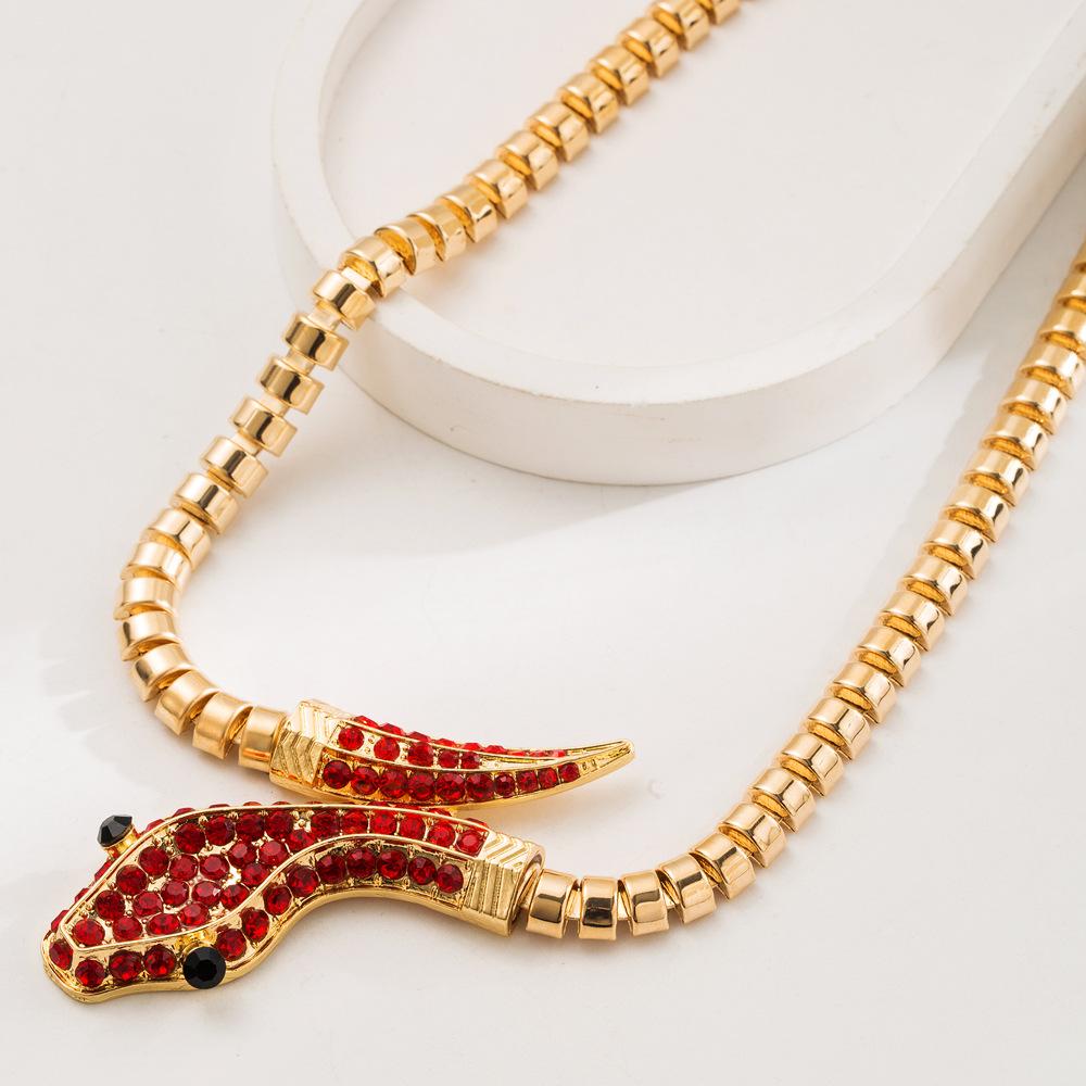 JYL TS Bracelet Snake Necklace Bold Design Attracts Courage & Unique Charm Red белый