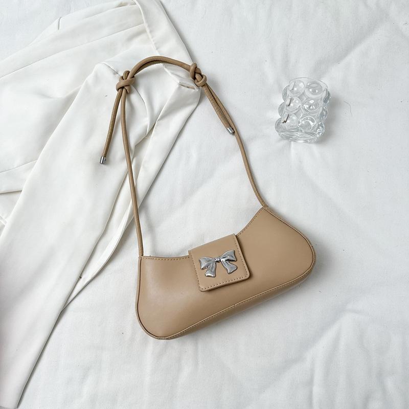 

Маленька сумка 2024 нова жіноча повсякденна та красива сумка-месенджер французька персоналізована нішева сумка на плече під пахву сумка-півмісяць хакі