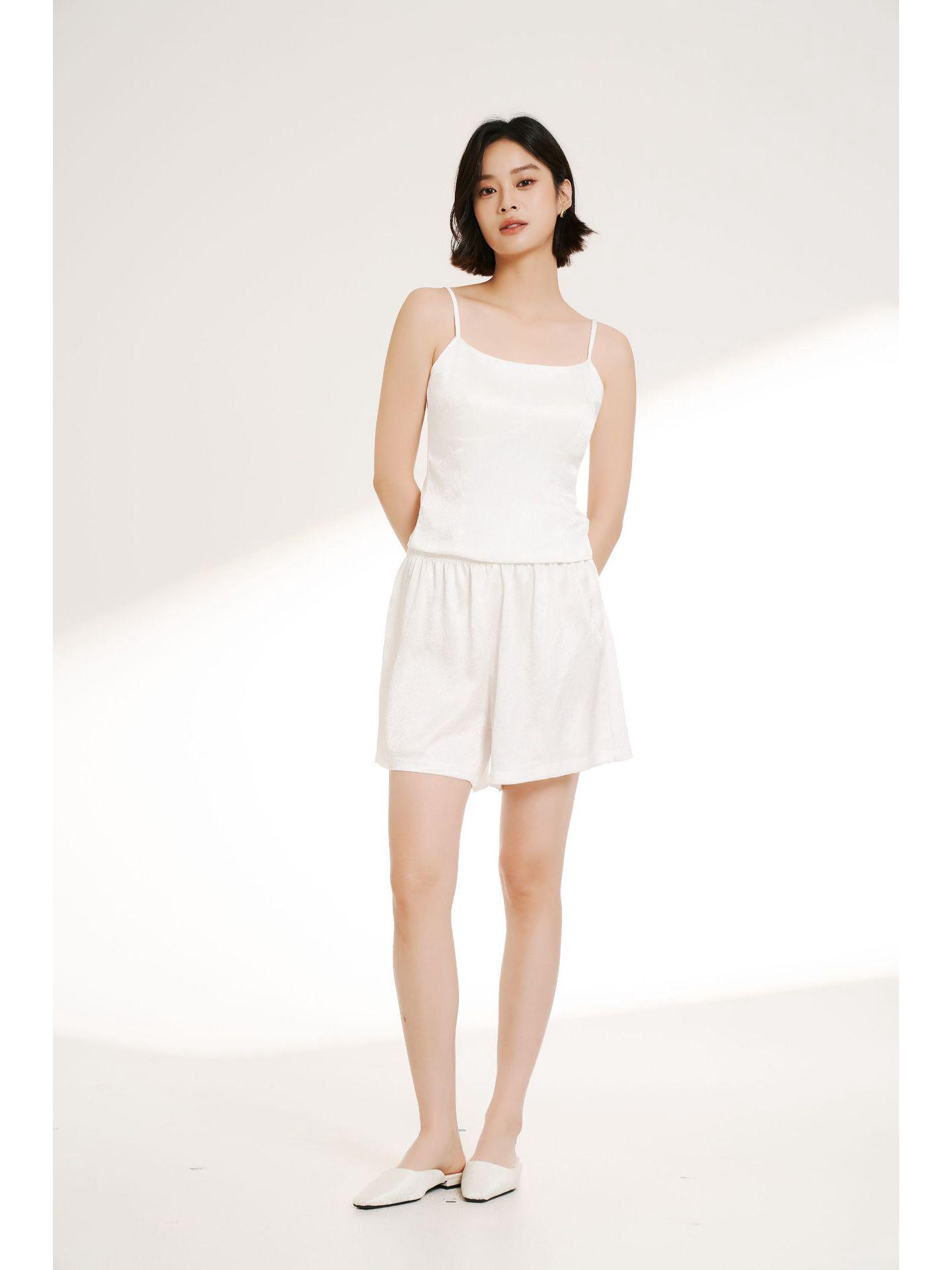 2026 Spring/Summer Women s Sexy Camisole with Built-in Bra Pads – Versatile High-End Top for Outerwear XL