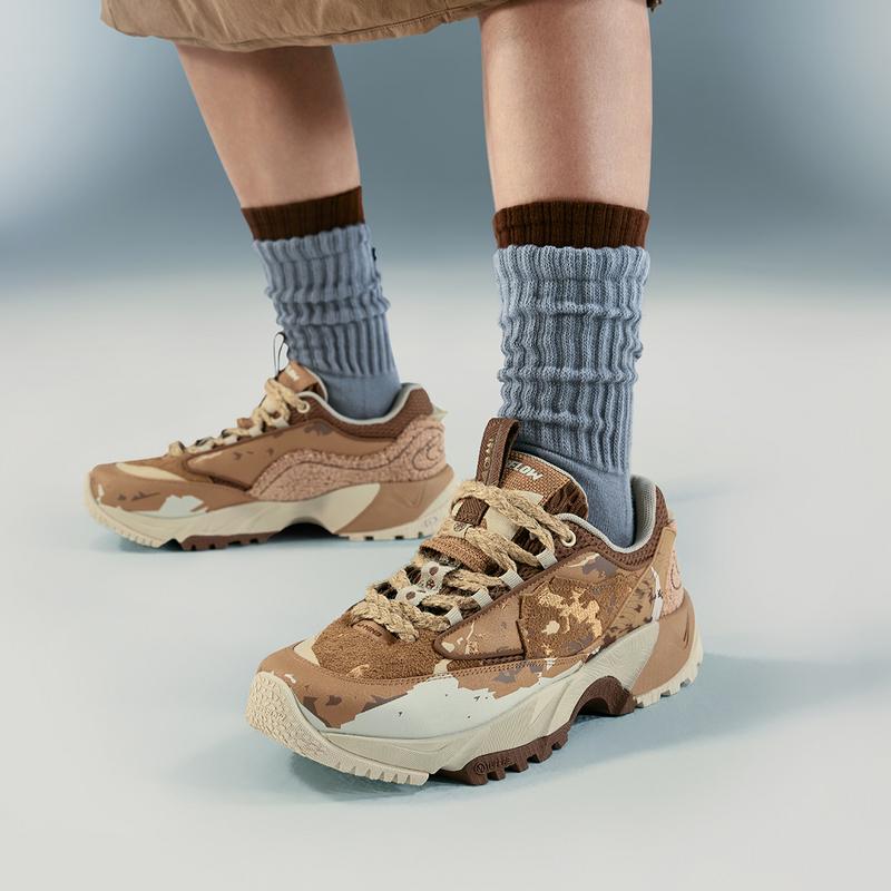 New LiNing CF Su Xi Xingye V2 Slip Resistant And Abrasion Resistant Grip Low Top Hiking Shoes Unisex Beige Brown AHCU061-1