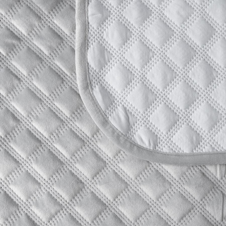 VELVI Decorative bedspread - pastel gray, quilted elegance - 220x240cm