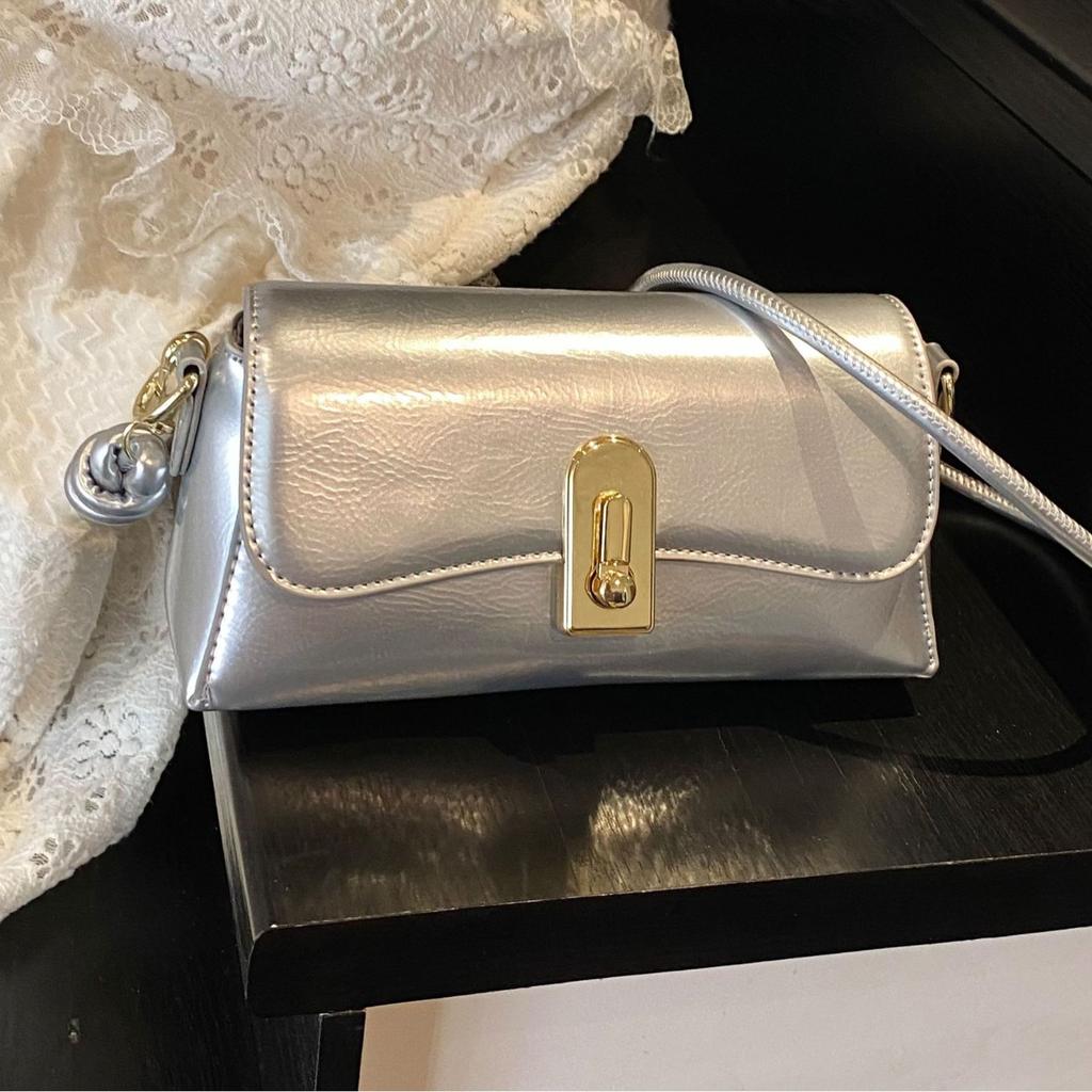 Stylish Simple Texture Small Bag Women's 2025 New Trend Versatile Shoulder Messenger Bag Casual Baguette Bag Women's Bag