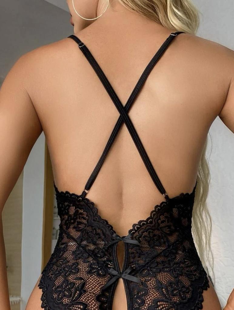 New European and American Plus-size Romantic Lingerie, See-through Sexy Lace Open-crotch Backless Halter Bow One-piece Lingerie