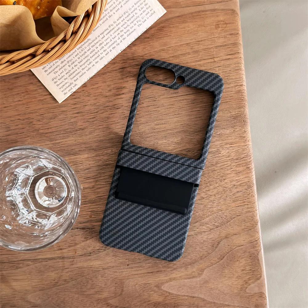 Flip 6 Carbon Fiber Plastic Phone Case for Samsung Galaxy Z Flip 6 5 4 3 Flip5 Flip4 Flip3 5G Hinge Protection Shockproof Cover