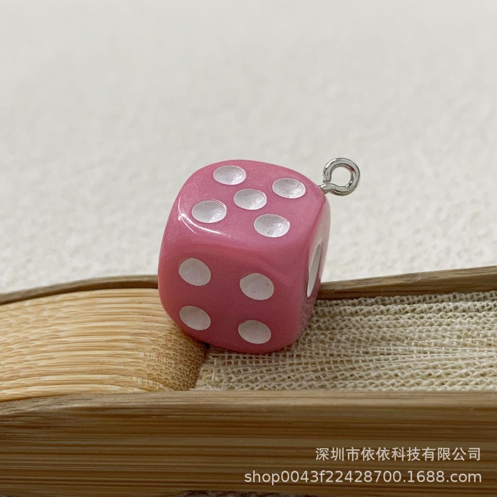 14mm Farbe Transparent Dreidimensional Sieb Würfel Farbe Ohrringe Schlüsselanhänger Anhänger DIY Schmuck Zubehör für den grenzüberschreitenden Handel