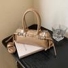 2026 Nova Bolsa de Ombro Feminina em Couro PU Simples e Versátil Bolsa de Mão Bolsa de Axila Retrô Estilo Academia de Compras Bolsa para Encontro Bost