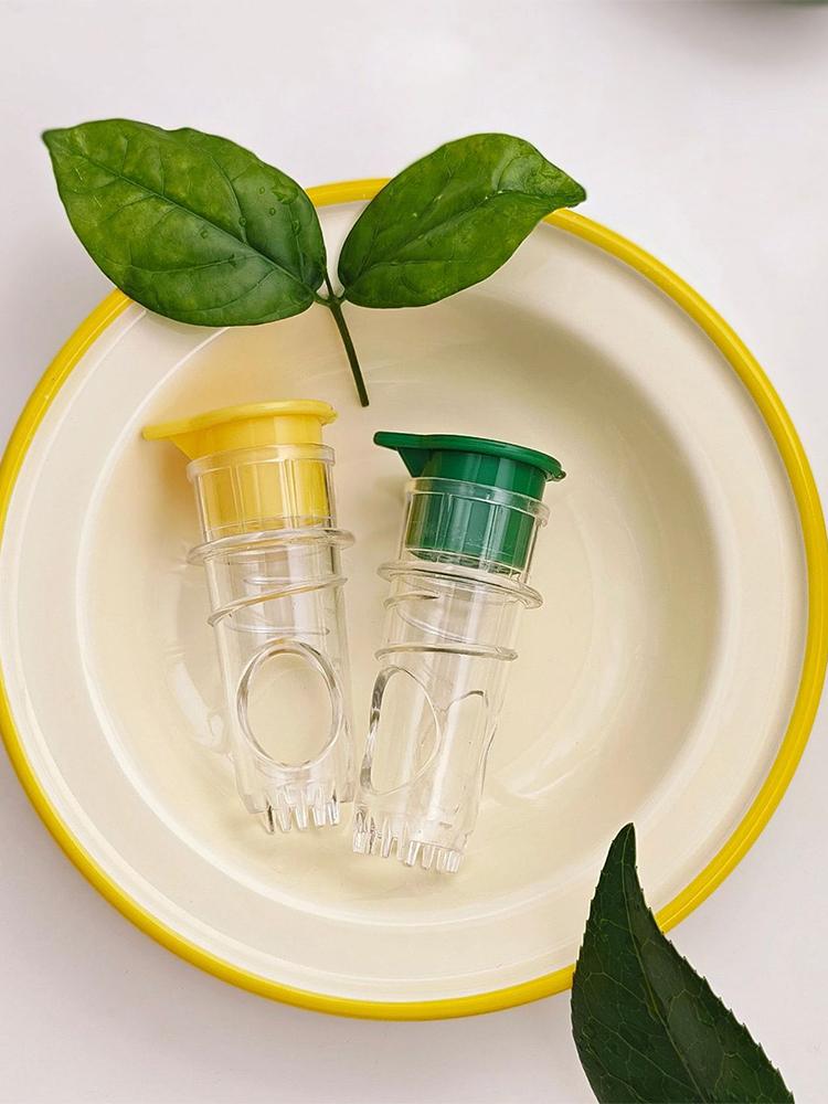 2pcs Manual Lemon Squeezer Easy To Clean Orange Squeezer Portable Citrus Juicer for Lemon Orange Limes Citrus