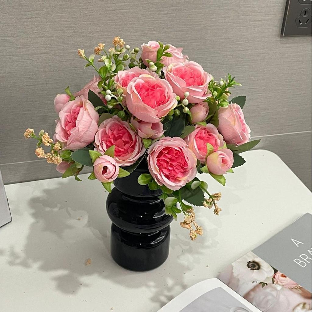 Retro Rose Artificial Flower Arrangement for Living Room & Dining Table Decoration