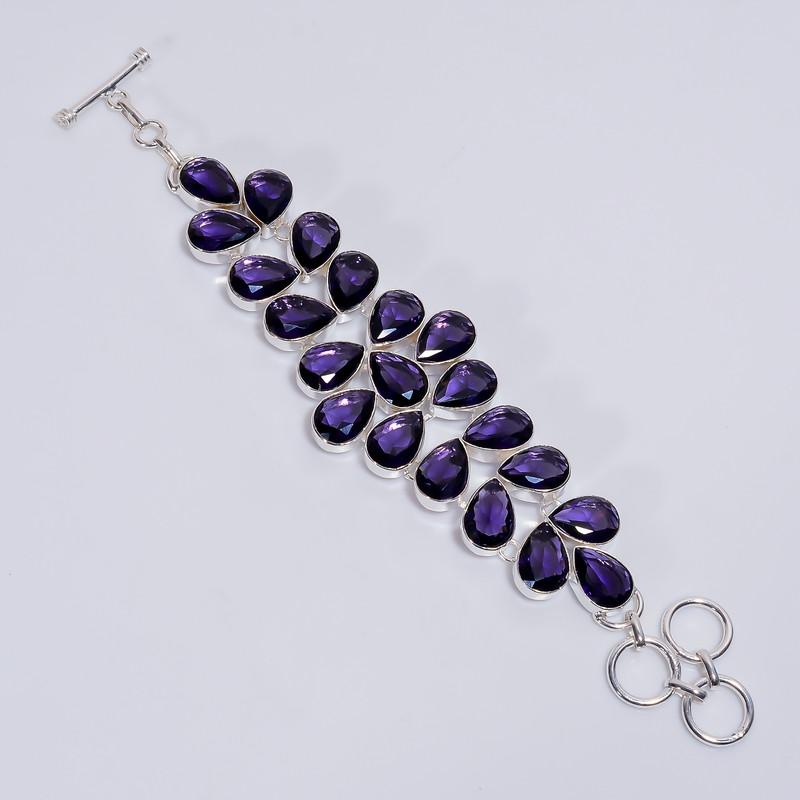 

Unisex Leather and Gold Bracelet with Magnetic Clasp and Modern Design