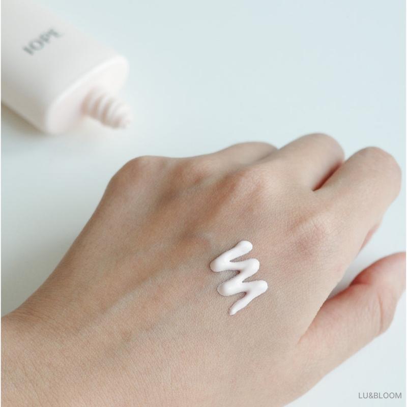 IOPE UV Shield Tone-Up Sun SPF50+ PA++++ 50ml (+Free gift)