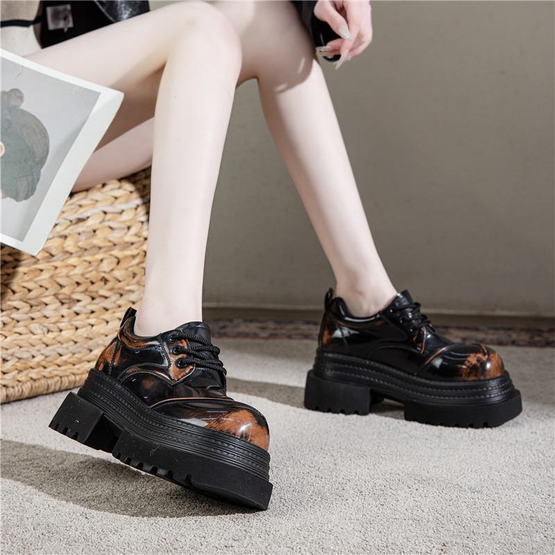 Inre höjdökning 10 cm Tjocka platåsulor Muffins Stort huvud Läder Fjäder Populära Retro Casual Sneakers Dam Platåsneakers