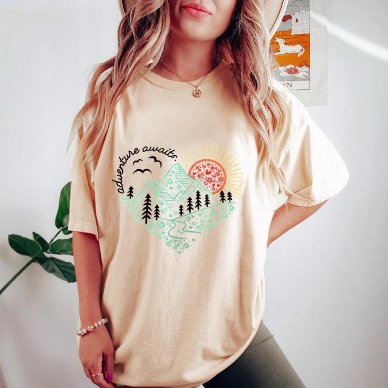 

Adventure Awaits Outdoor Графический принт с круглым вырезом Повседневные свободные хлопковые футболки с короткими рукавами для женщин XXL